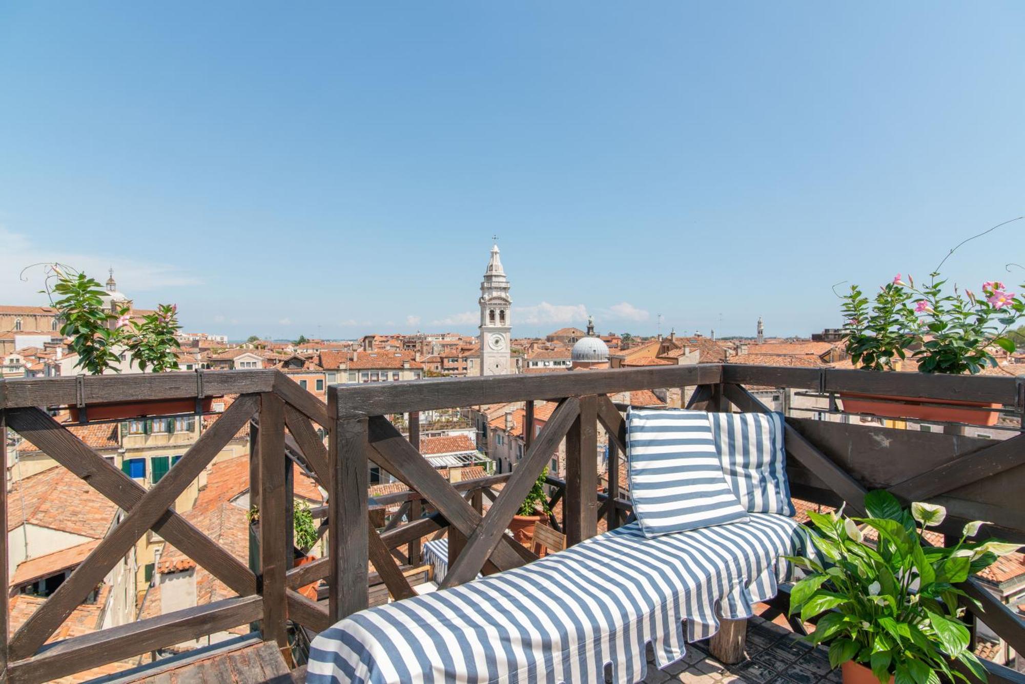 Penthouse With Rooftop Terrace And 360 Views Of - Venice5th Appartamento